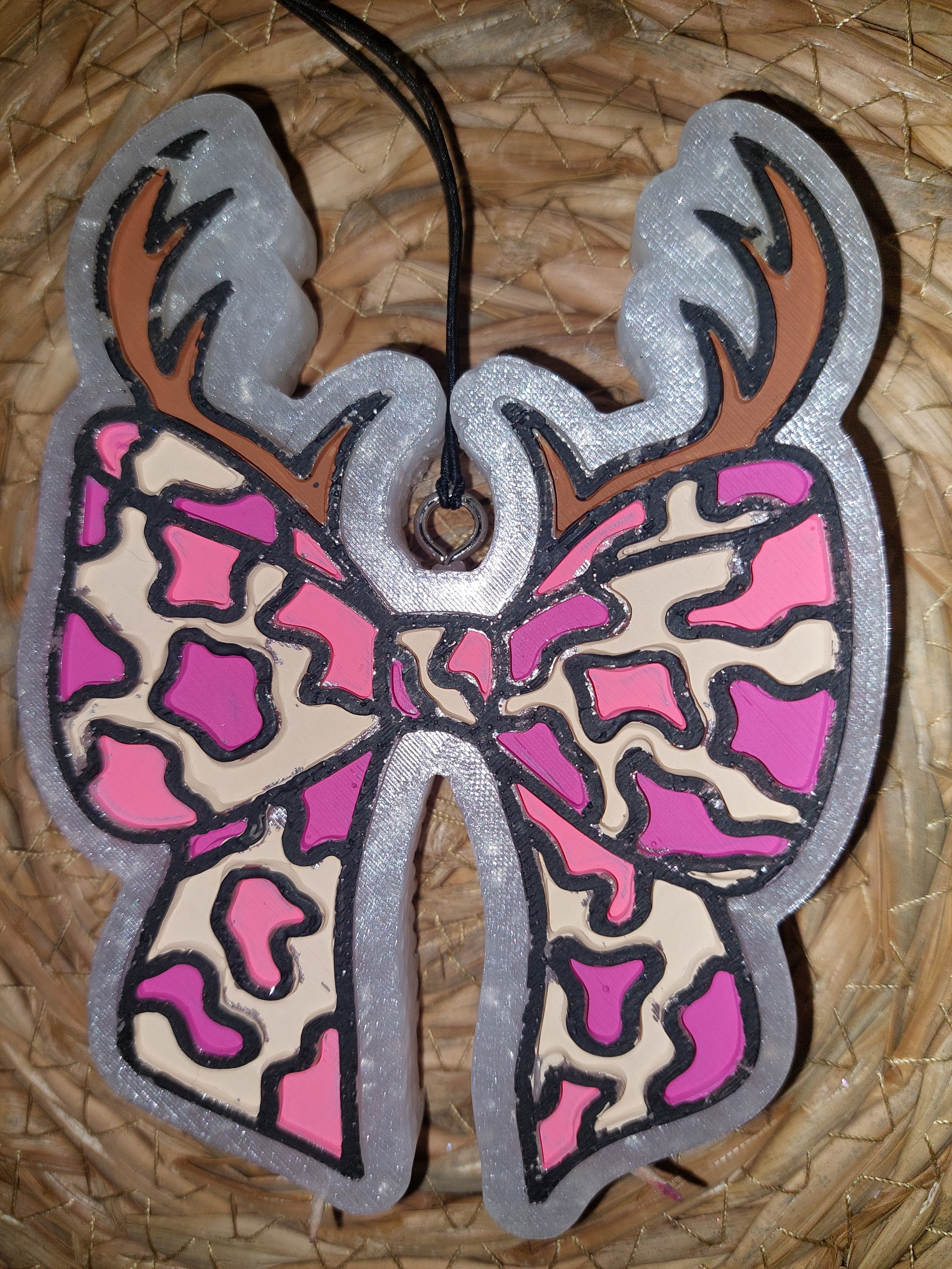Antler bow (245)
