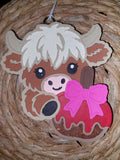 Cow w/apple (220)